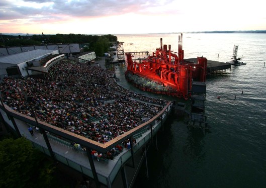 troubadour on the lake large